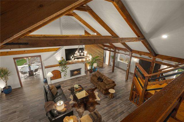 8880 Pageant Drive, Rogers, AR 72756