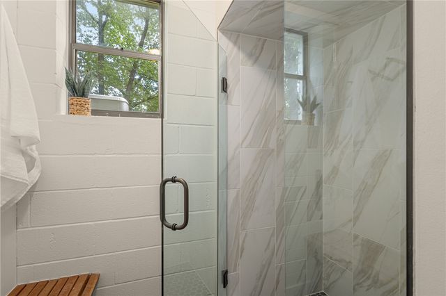 8880 Pageant Drive, Rogers, AR 72756