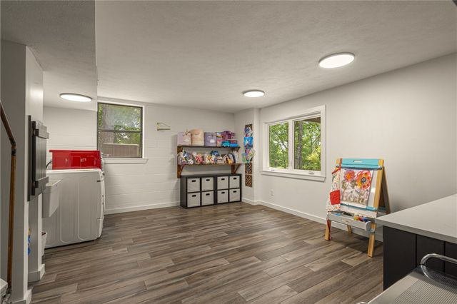 8880 Pageant Drive, Rogers, AR 72756