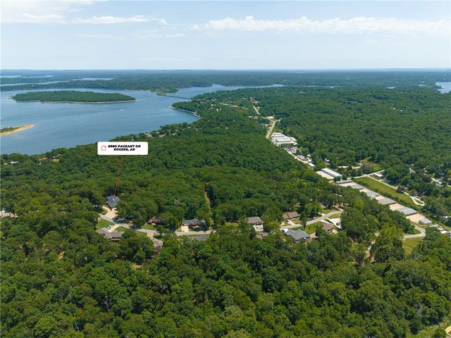 8880 Pageant Drive, Rogers, AR 72756