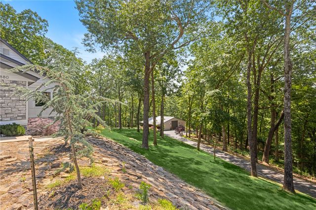 8880 Pageant Drive, Rogers, AR 72756