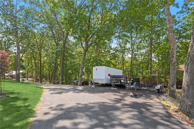 8880 Pageant Drive, Rogers, AR 72756
