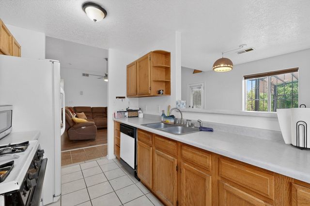 342 Sunset Farm Place SW, Albuquerque, NM 87105