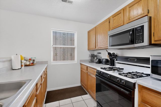342 Sunset Farm Place SW, Albuquerque, NM 87105