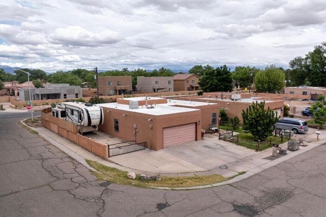 342 Sunset Farm Place SW, Albuquerque, NM 87105