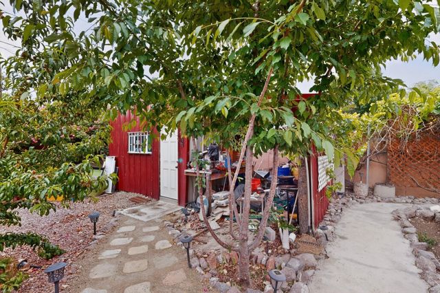 342 Sunset Farm Place SW, Albuquerque, NM 87105