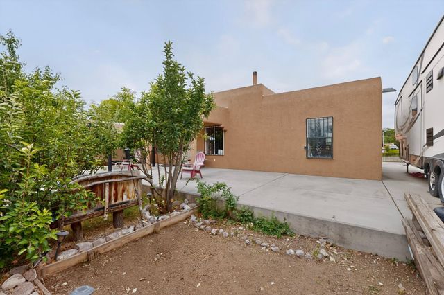 342 Sunset Farm Place SW, Albuquerque, NM 87105