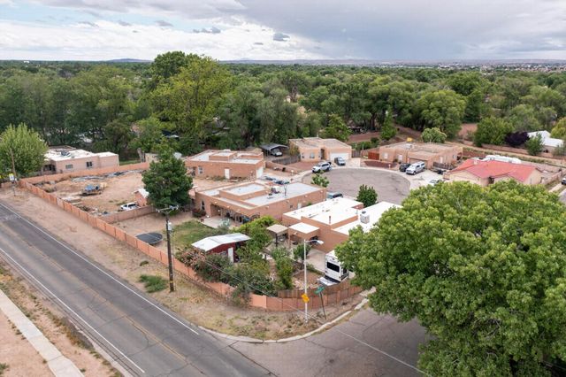 342 Sunset Farm Place SW, Albuquerque, NM 87105