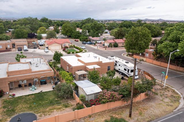 342 Sunset Farm Place SW, Albuquerque, NM 87105