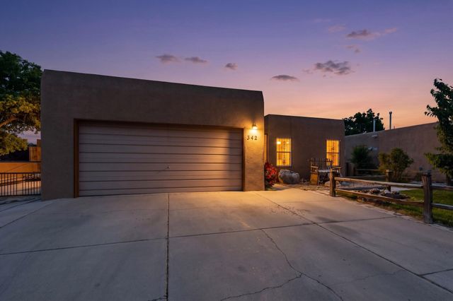 342 Sunset Farm Place SW, Albuquerque, NM 87105