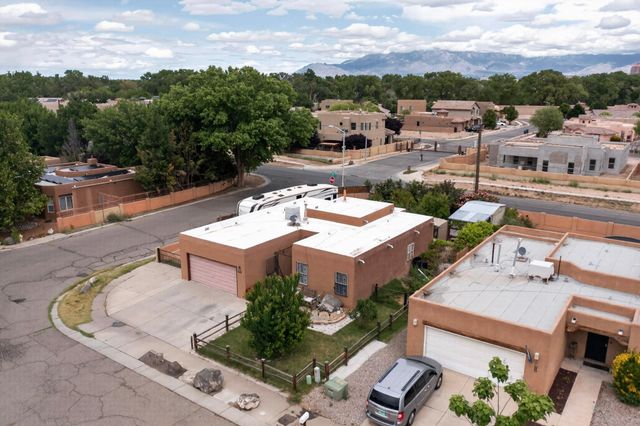 342 Sunset Farm Place SW, Albuquerque, NM 87105