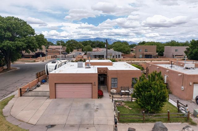 342 Sunset Farm Place SW, Albuquerque, NM 87105