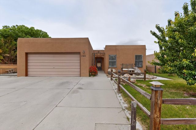 342 Sunset Farm Place SW, Albuquerque, NM 87105