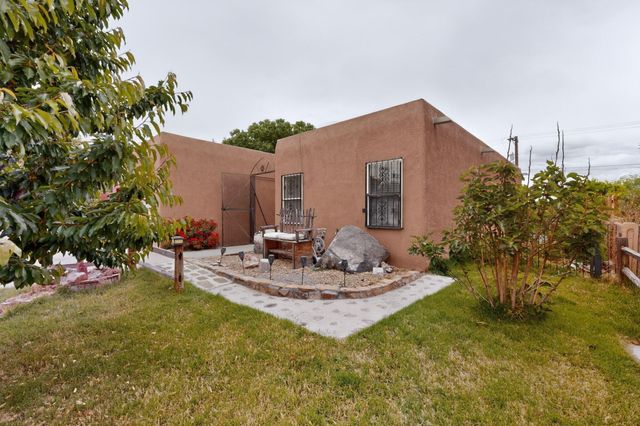 342 Sunset Farm Place SW, Albuquerque, NM 87105