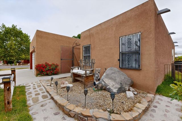 342 Sunset Farm Place SW, Albuquerque, NM 87105