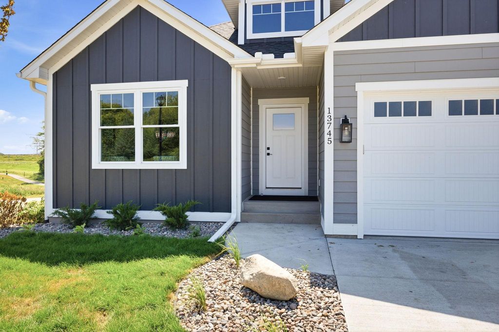 13745 102nd Court N, Maple Grove, MN 55369 — photo 2