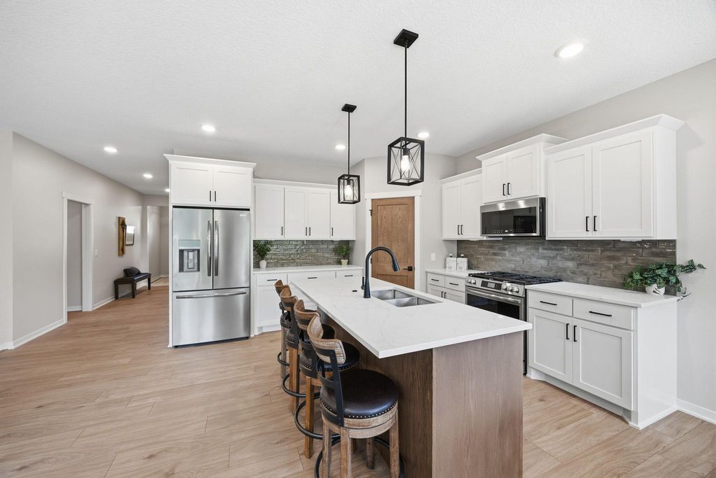 13745 102nd Court N, Maple Grove, MN 55369 — photo 3