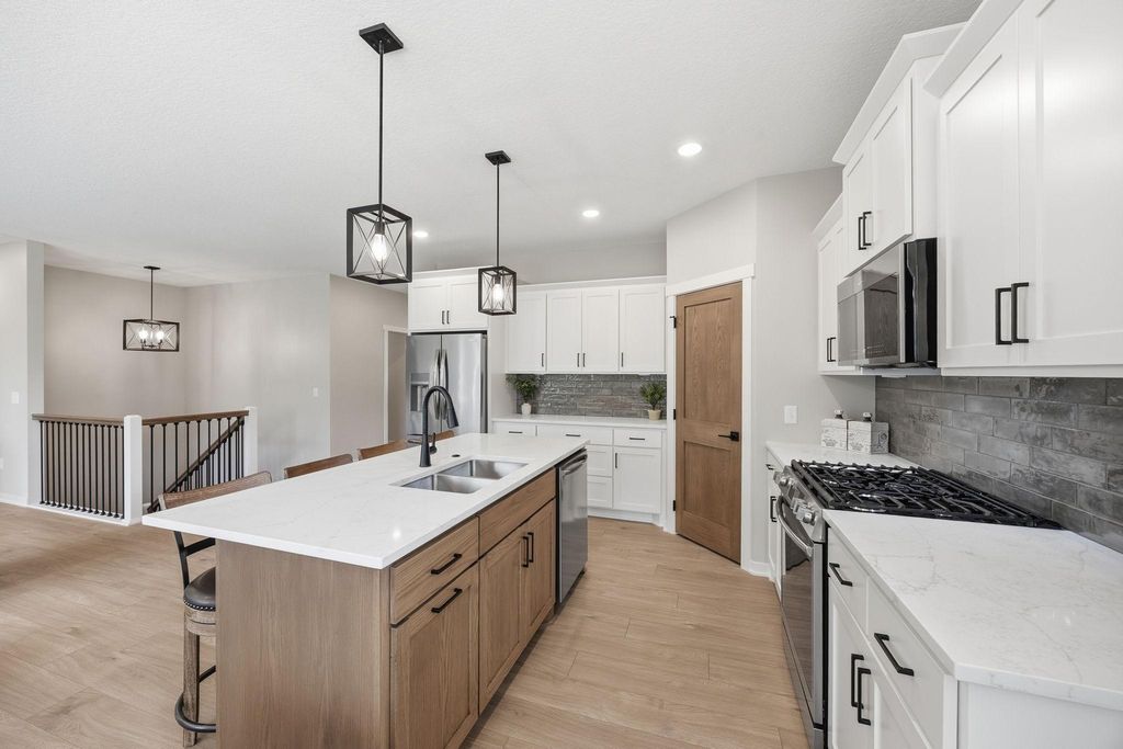 13745 102nd Court N, Maple Grove, MN 55369 — photo 4