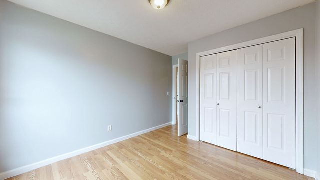 127 Oak Leaf Dr, Hendersonville, TN 37075