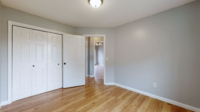 127 Oak Leaf Dr, Hendersonville, TN 37075