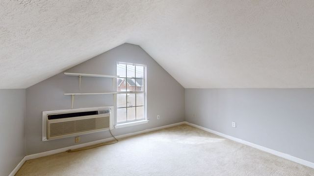 127 Oak Leaf Dr, Hendersonville, TN 37075