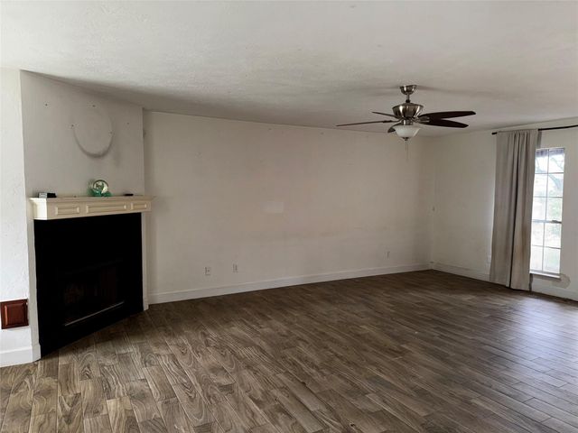 303 Cypress Lane, La Porte, TX 77571