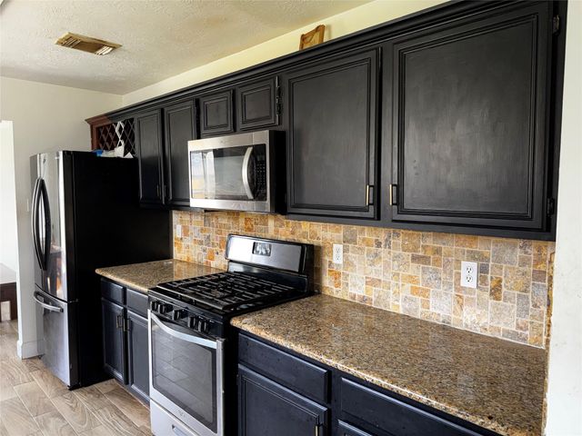 303 Cypress Lane, La Porte, TX 77571