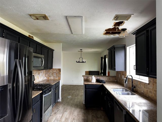 303 Cypress Lane, La Porte, TX 77571