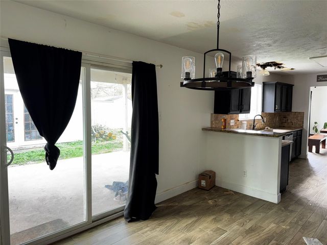 303 Cypress Lane, La Porte, TX 77571