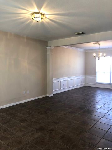 6511 RAMBLING TRAIL DR, San Antonio, TX 78240