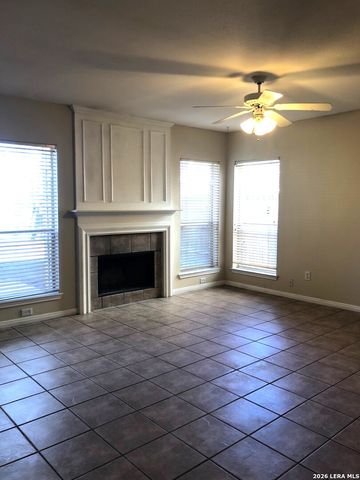 6511 RAMBLING TRAIL DR, San Antonio, TX 78240