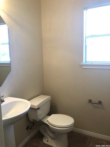 6511 RAMBLING TRAIL DR, San Antonio, TX 78240