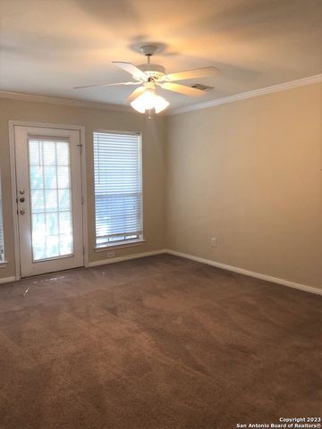 6511 RAMBLING TRAIL DR, San Antonio, TX 78240