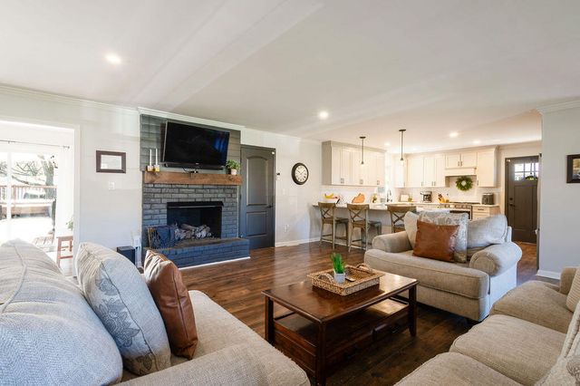 181 Peachtree Drive, Versailles, KY 40383