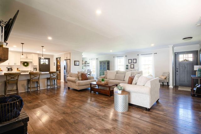 181 Peachtree Drive, Versailles, KY 40383