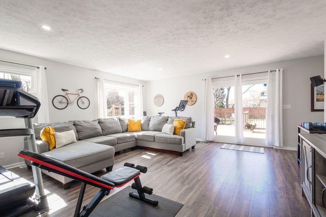 181 Peachtree Drive, Versailles, KY 40383