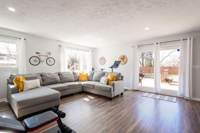 181 Peachtree Drive, Versailles, KY 40383