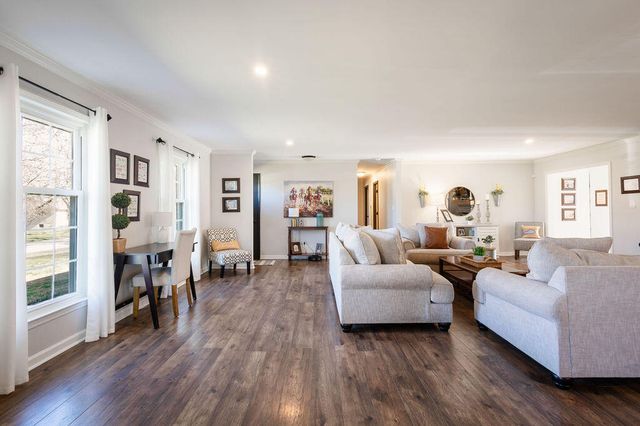 181 Peachtree Drive, Versailles, KY 40383