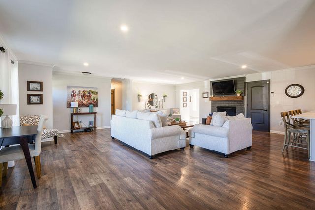 181 Peachtree Drive, Versailles, KY 40383