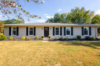 181 Peachtree Drive, Versailles, KY 40383