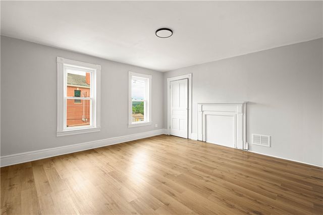 877 E 11th Ave, Munhall, PA 15120