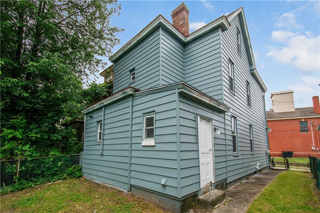 877 E 11th Ave, Munhall, PA 15120