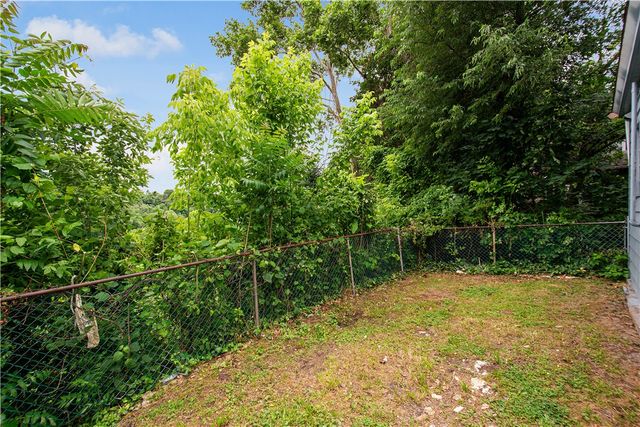 877 E 11th Ave, Munhall, PA 15120