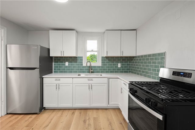 877 E 11th Ave, Munhall, PA 15120