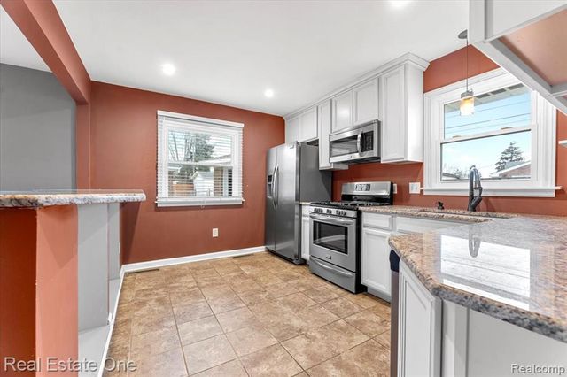 18216 Wendy Court, Riverview, MI 48193