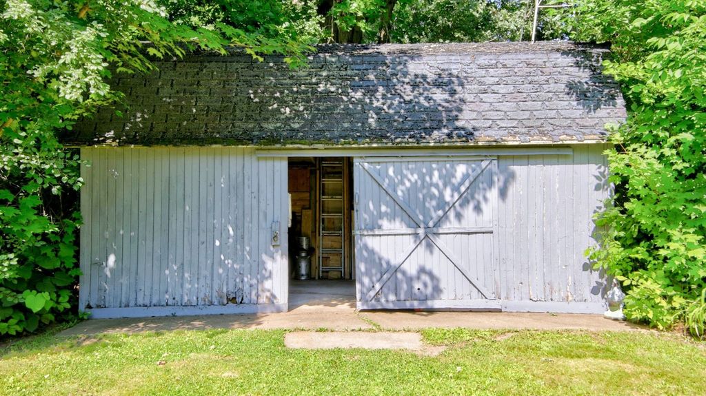 Image 17 of property listing at 1551A 8 3/4 Street, Almena, WI 54805