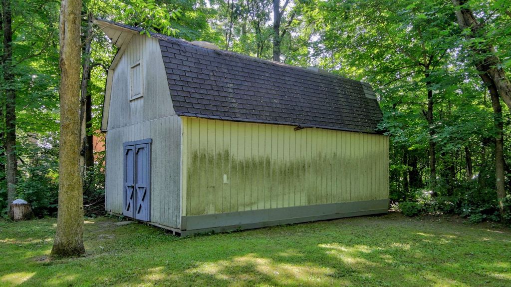 Image 18 of property listing at 1551A 8 3/4 Street, Almena, WI 54805