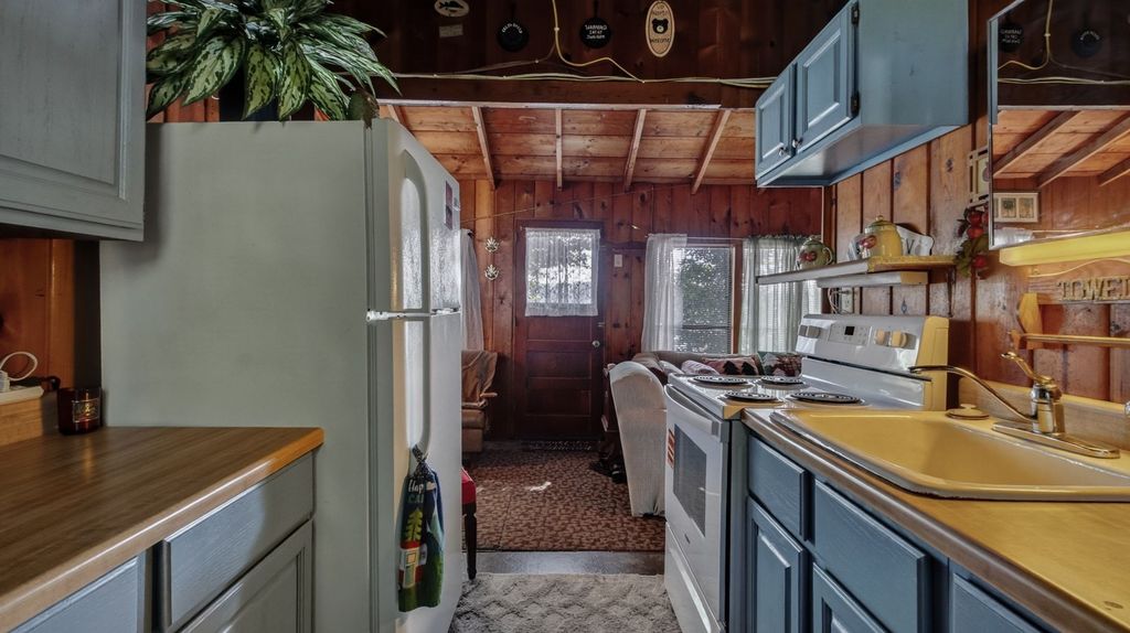 Image 2 of property listing at 1551A 8 3/4 Street, Almena, WI 54805