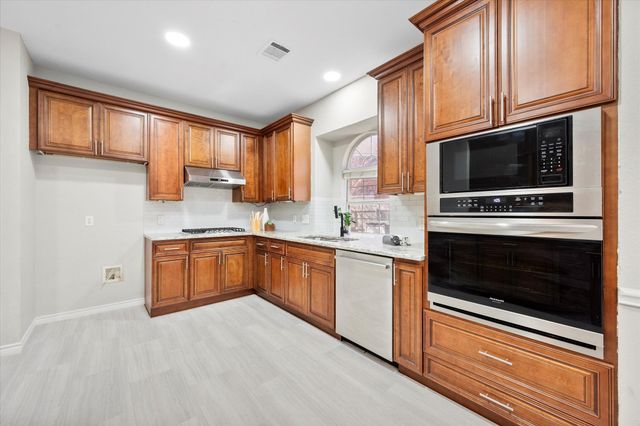 1724 Newcastle Drive, Mansfield, TX 76063