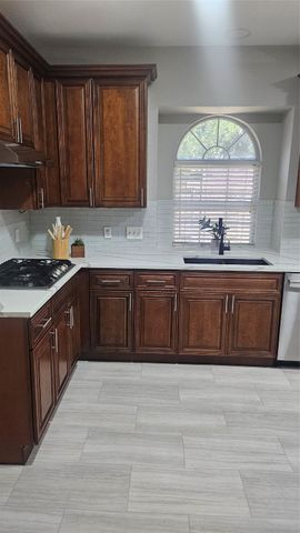 1724 Newcastle Drive, Mansfield, TX 76063